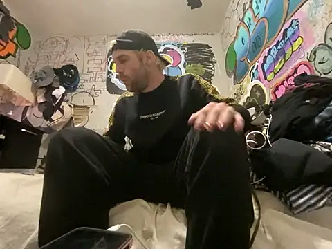 Snapshot of gothboiplzty chatting on May 2, 8:08 am gothboiplzty online show from May 2, 8:08 am