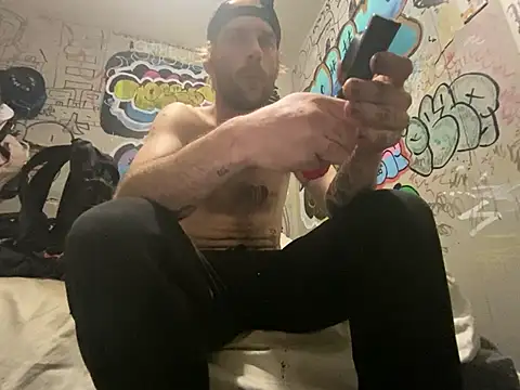 Snapshot of gothboiplzty chatting on May 7, 3:34 am gothboiplzty online show from May 7, 3:34 am