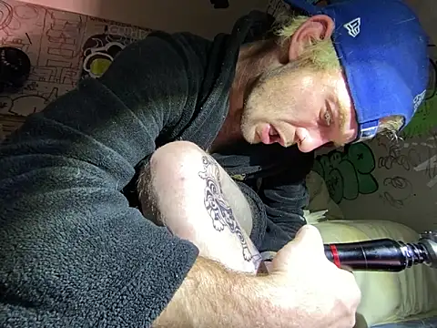 gothboiplzty online show from June 15, 4:47 am