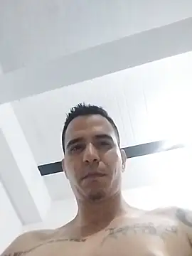 Snapshot of Mrpassion3 chatting on February 6, 3:44 am Mrpassion3 online show from February 6, 3:44 am