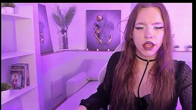 Snapshot of Madison_dolly chatting on March 13, 9:05 am Madison dolly online show from March 13, 9:05 am