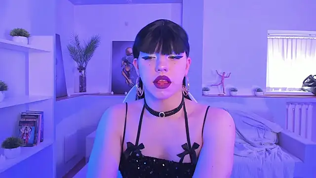 Snapshot of Madison_dolly chatting on April 5, 8:55 am Madison dolly online show from April 5, 8:55 am