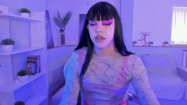 Snapshot of Madison_dolly chatting on April 11, 8:29 am Madison dolly online show from April 11, 8:29 am