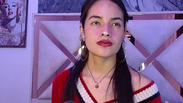 Snapshot of madissonrousecs chatting on February 2, 11:53 am madissonrousecs online show from February 2, 11:53 am