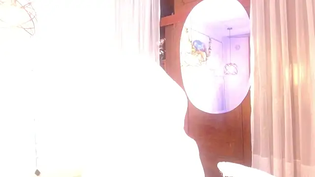 Snapshot of madissonrousecs chatting on April 3, 4:10 am madissonrousecs online show from April 3, 4:10 am