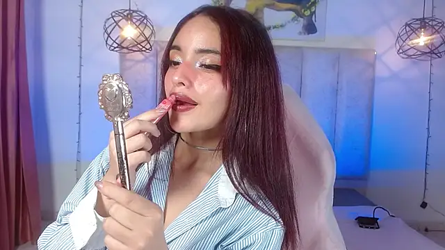 Snapshot of madissonrousecs chatting on April 9, 6:19 am madissonrousecs online show from April 9, 6:19 am