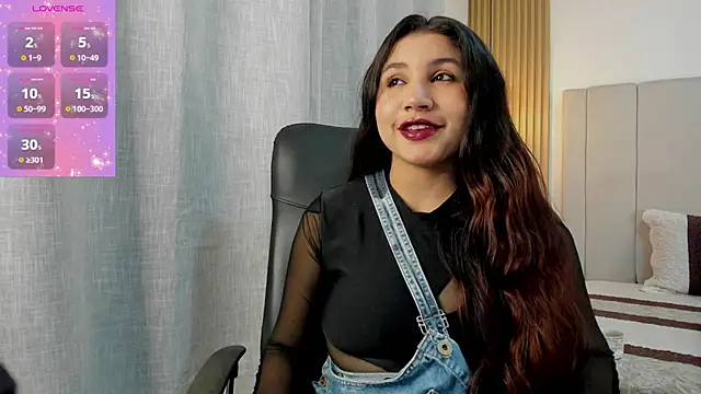 Snapshot of Victoria_Rosee chatting on April 11, 12:53 pm Victoria Rosee online show from April 11, 12:53 pm