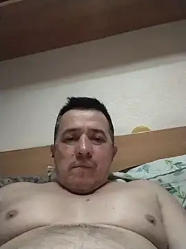 Snapshot of Josex7474 chatting on May 10, 8:47 pm Josex7474 online show from May 10, 8:47 pm