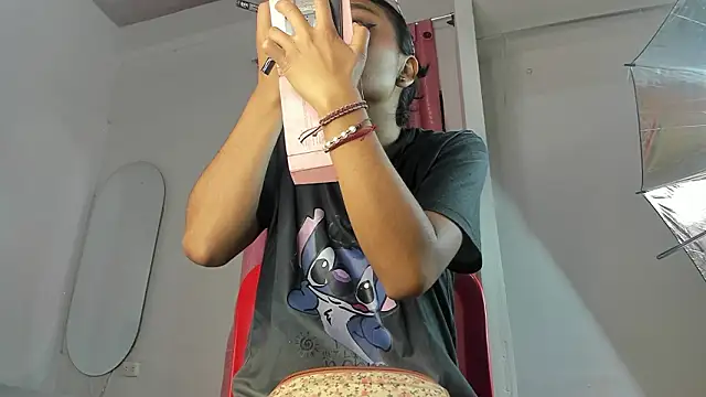 Snapshot of luna_velveth chatting on February 28, 1:17 am luna velveth online show from February 28, 1:17 am