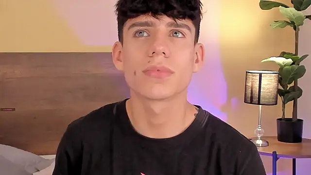 Snapshot of Angel_eros_ chatting on February 1, 8:29 pm Angel eros online show from February 1, 8:29 pm