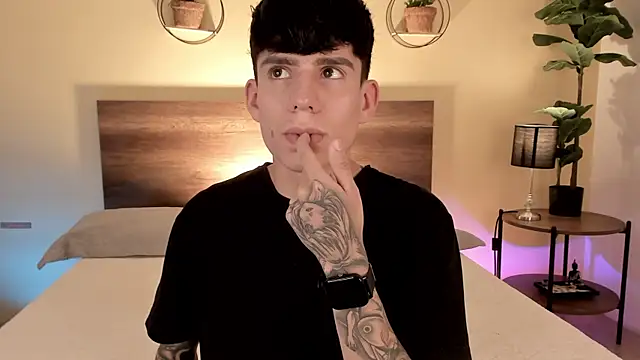 Snapshot of Angel_eros_ chatting on February 4, 8:03 pm Angel eros online show from February 4, 8:03 pm