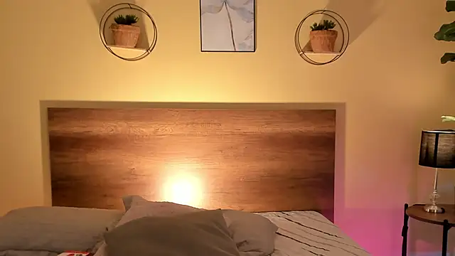 Snapshot of Angel_eros_ chatting on February 8, 4:49 am Angel eros online show from February 8, 4:49 am