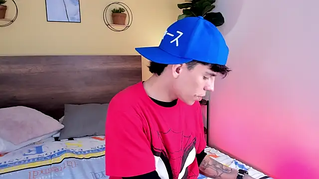 Snapshot of Angel_eros_ chatting on February 10, 4:49 am Angel eros online show from February 10, 4:49 am