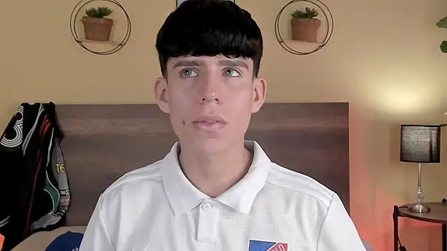 Snapshot of Angel_eros_ chatting on February 19, 4:52 am Angel eros online show from February 19, 4:52 am