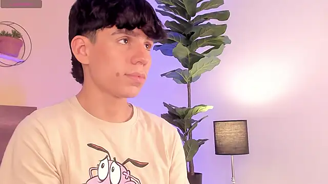 Snapshot of Angel_eros_ chatting on February 27, 5:18 am Angel eros online show from February 27, 5:18 am