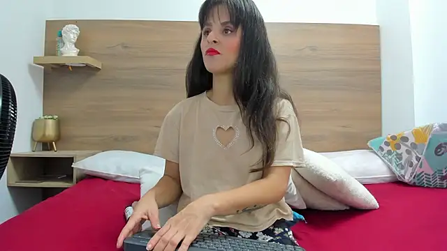 Snapshot of luz-miiaa chatting on February 23, 11:40 am luz-miiaa online show from February 23, 11:40 am