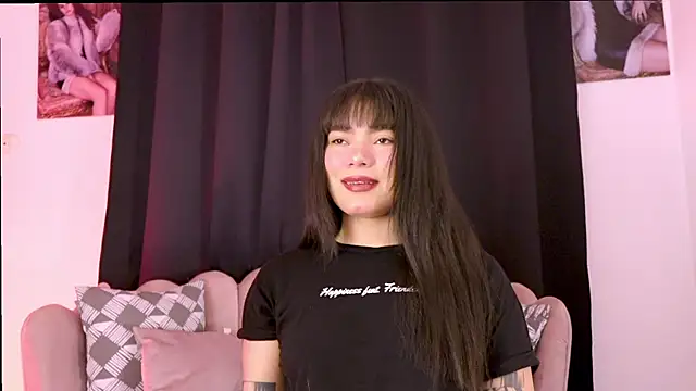 Snapshot of dakotacollins_ chatting on May 19, 2:29 am dakotacollins online show from May 19, 2:29 am