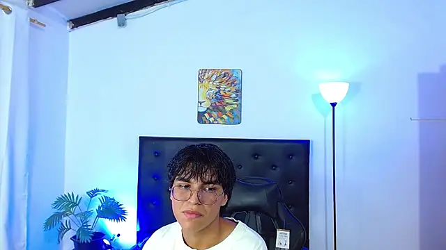 Snapshot of Maecum18 chatting on February 3, 8:58 pm Maecum18 online show from February 3, 8:58 pm