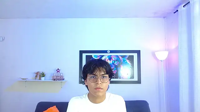 Snapshot of Maecum18 chatting on February 11, 8:47 pm Maecum18 online show from February 11, 8:47 pm