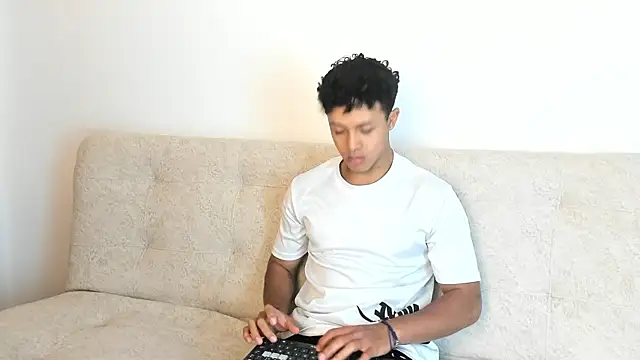 Snapshot of _Alex_Colton chatting on February 13, 10:06 pm Alex Colton online show from February 13, 10:06 pm