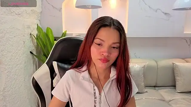 Snapshot of aurora_tp chatting on February 8, 2:37 am aurora tp online show from February 8, 2:37 am