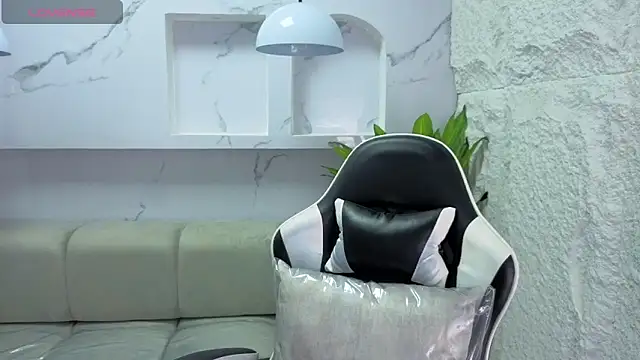 Snapshot of aurora_tp chatting on February 10, 7:07 pm aurora tp online show from February 10, 7:07 pm