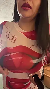 Bamby08 online show from April 6, 7:15 pm