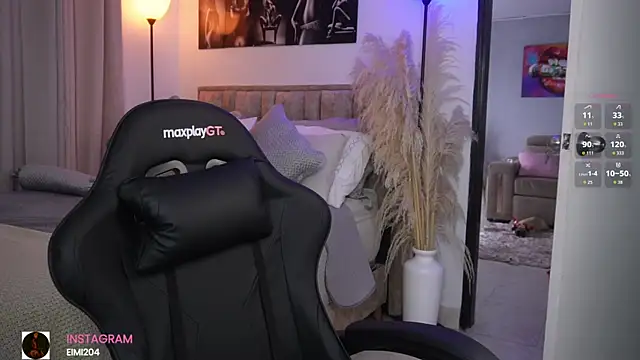 Snapshot of eimi_spacee chatting on February 10, 8:57 pm eimi spacee online show from February 10, 8:57 pm