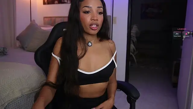 Snapshot of eimi_spacee chatting on February 13, 12:17 am eimi spacee online show from February 13, 12:17 am