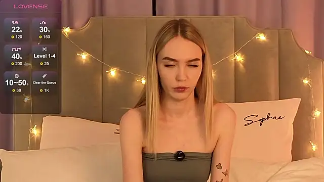 Snapshot of NikkiRyx chatting on February 3, 5:51 pm NikkiRyx online show from February 3, 5:51 pm