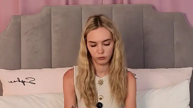 Snapshot of NikkiRyx chatting on June 28, 4:24 pm NikkiRyx online show from June 28, 4:24 pm
