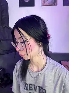 Snapshot of violettahotass chatting on February 17, 1:51 pm violettahotass online show from February 17, 1:51 pm