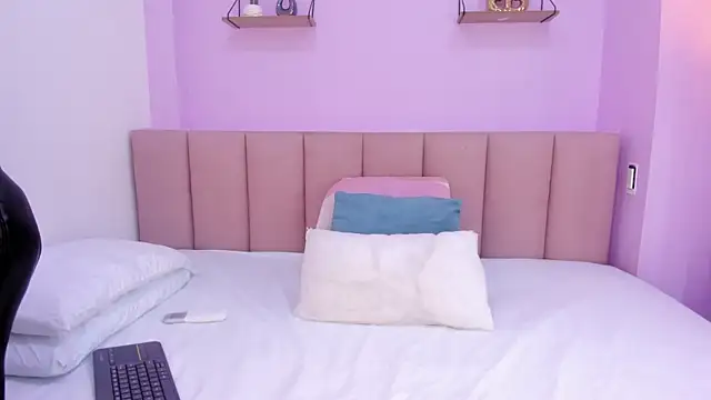 sam doll  online show from May 6, 8:03 pm