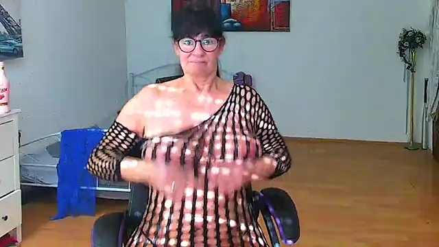 Sylly online show from April 11, 8:18 am