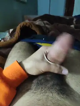 Snapshot of amirMohamed58 chatting on February 27, 7:47 pm amirMohamed58 online show from February 27, 7:47 pm