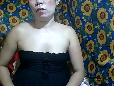 Sexy HotPussy4u online show from May 8, 1:00 am