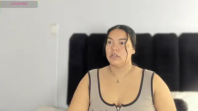 Snapshot of Amaranoir- chatting on February 18, 3:57 am Amaranoir- online show from February 18, 3:57 am