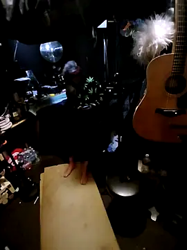 Snapshot of AllucyLu chatting on February 15, 6:32 am AllucyLu online show from February 15, 6:32 am