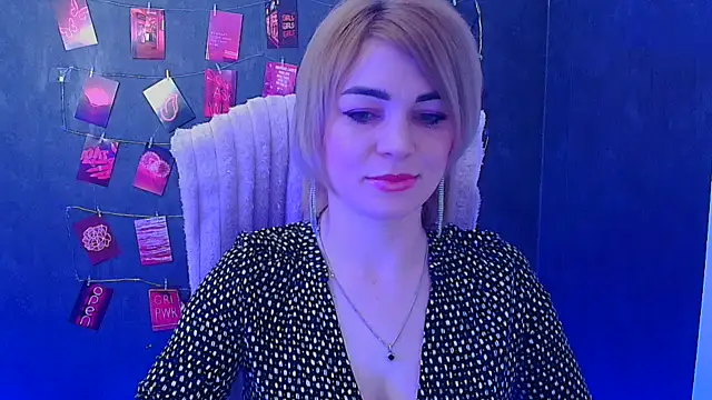 CuttieEmma online show from March 20, 6:35 pm