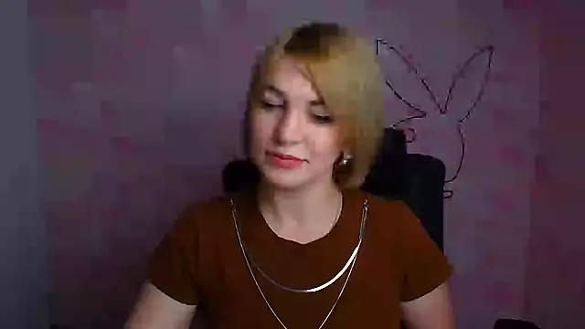 Snapshot of CuttieEmma chatting on July 5, 12:01 pm CuttieEmma online show from July 5, 12:01 pm