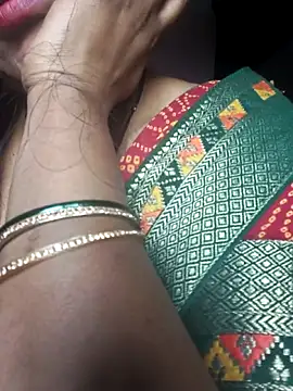 Snapshot of Alka_sexy56 chatting on February 9, 9:13 am Alka sexy56 online show from February 9, 9:13 am