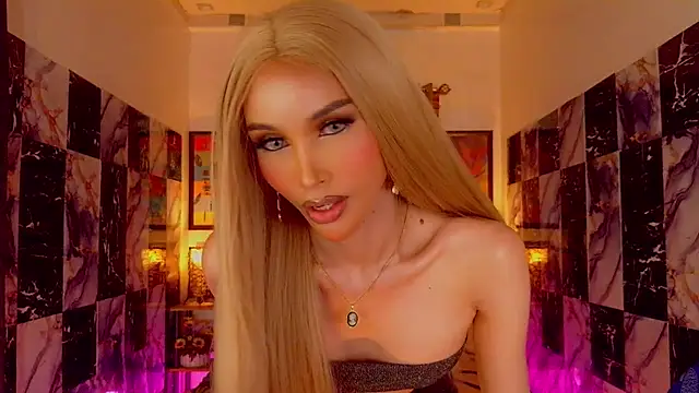 Snapshot of SeductiveSamanthaTS chatting on February 18, 4:14 pm SeductiveSamanthaTS online show from February 18, 4:14 pm