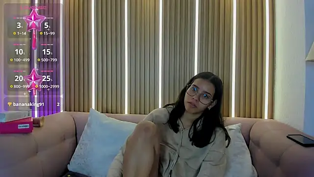 Luna Millers online show from July 13, 4:15 am
