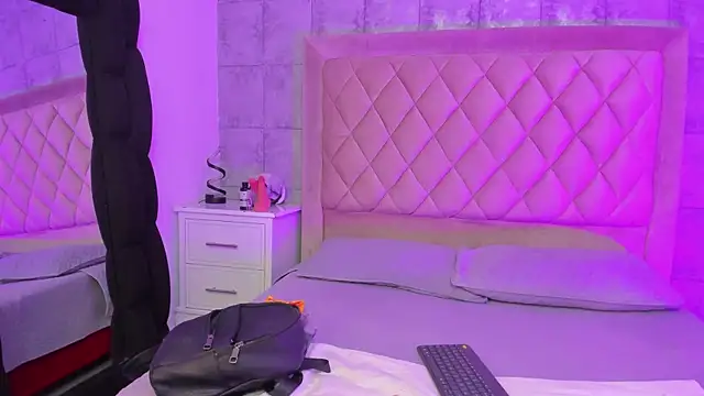 CleoFoxx  online show from February 9, 1:26 pm