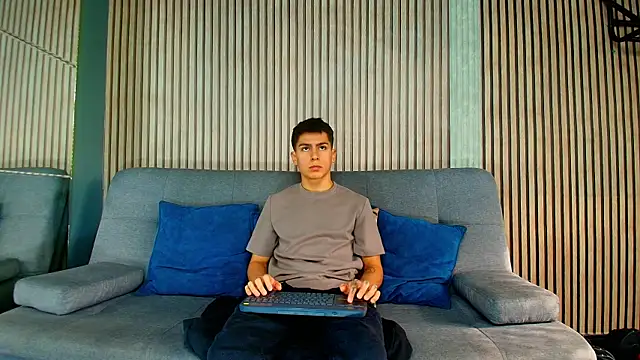 Aron pulse online show from February 12, 1:17 pm