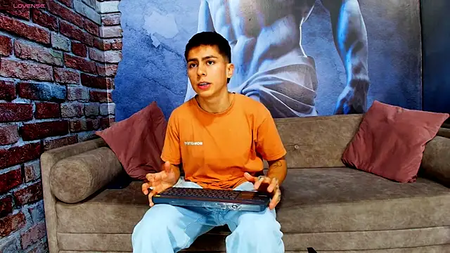 Aron pulse online show from March 5, 1:18 pm