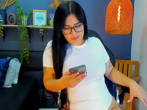 Snapshot of eliza_pink24 chatting on February 2, 9:24 pm eliza pink24 online show from February 2, 9:24 pm