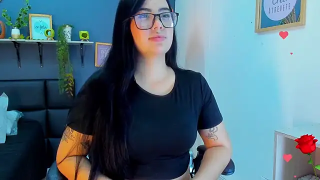 Snapshot of eliza_pink24 chatting on February 19, 9:44 pm eliza pink24 online show from February 19, 9:44 pm