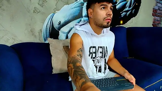 Snapshot of DaveParker_ chatting on February 7, 12:53 pm DaveParker online show from February 7, 12:53 pm