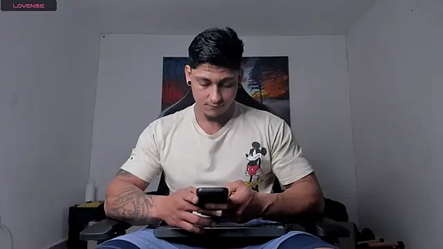 ryanwhite3 online show from May 29, 11:14 pm